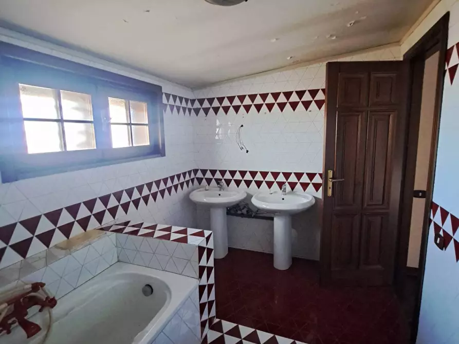 Immagine 13 di Villa in vendita  a Castello Di Cisterna