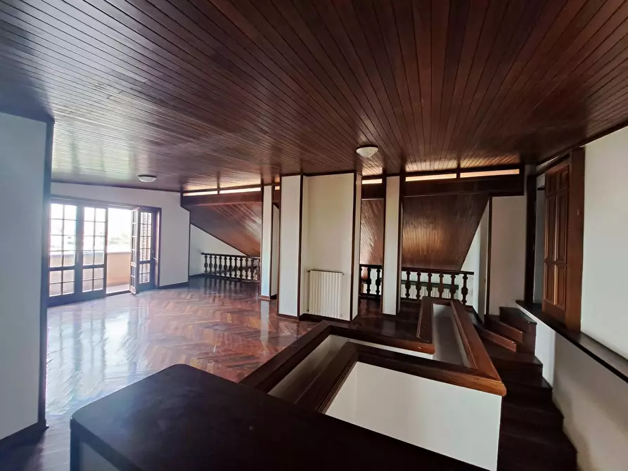 Immagine 10 di Villa in vendita  a Castello Di Cisterna