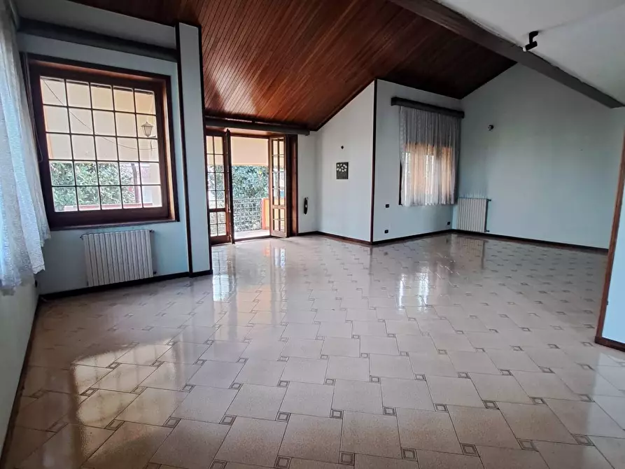 Immagine 4 di Villa in vendita  a Castello Di Cisterna