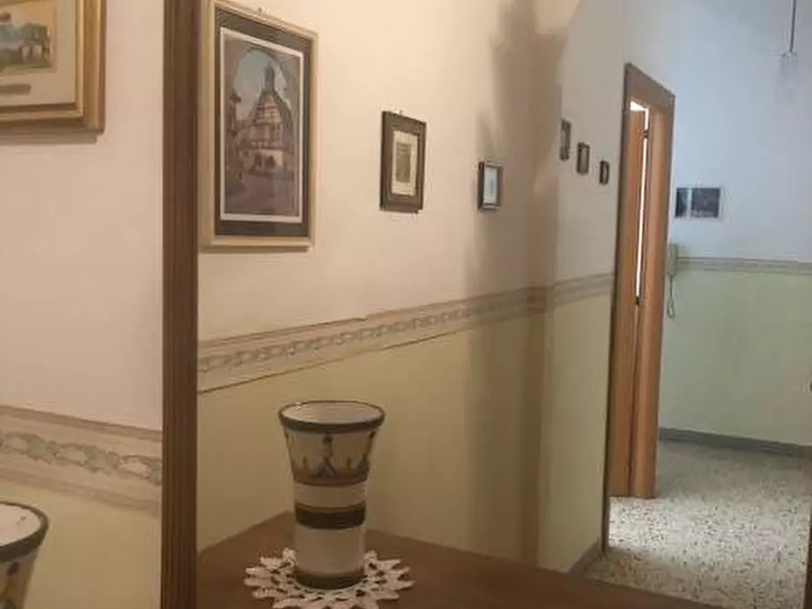 Immagine 3 di Appartamento in vendita  in via francesco di paola a Salerno