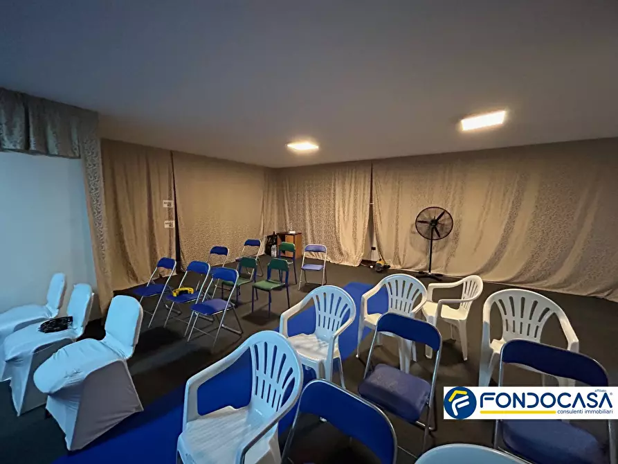 Immagine 6 di Ufficio in vendita  a Cologne