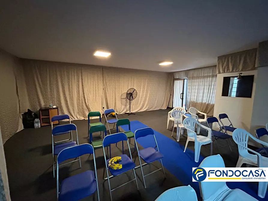 Immagine 8 di Ufficio in vendita  a Cologne