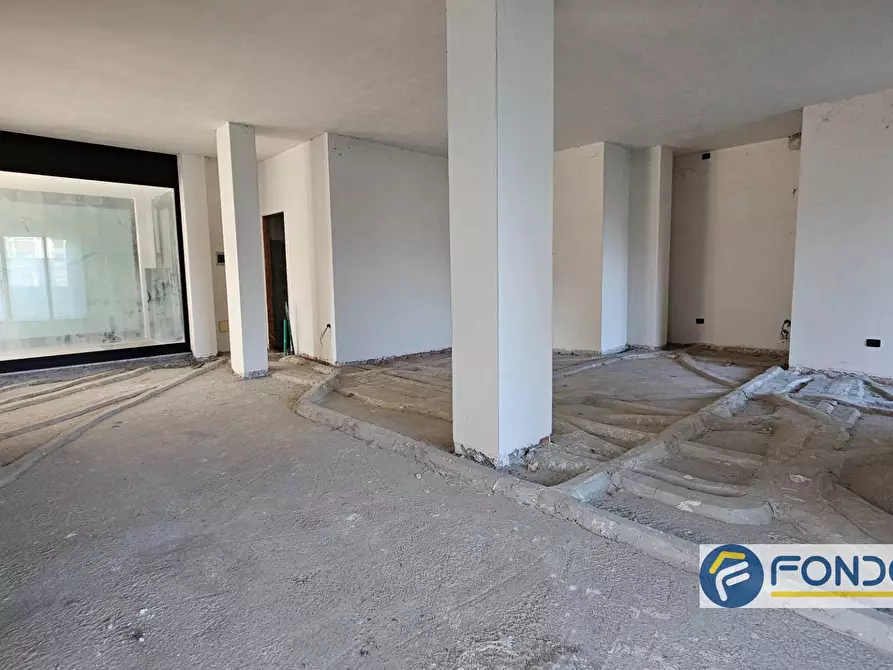 Immagine 11 di Ufficio in vendita  a Grumello Del Monte