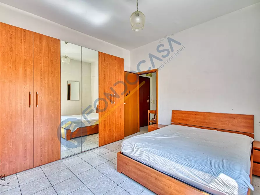 Immagine 4 di Appartamento in vendita  in Via Trieste a Limbiate