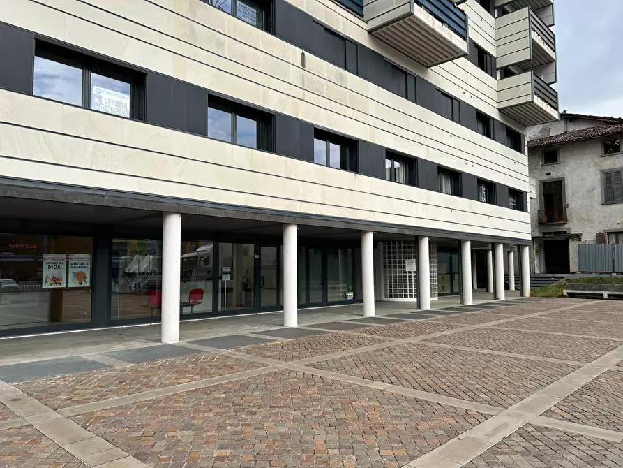 Immagine 10 di Ufficio in vendita  in Piazza Manzù a Clusone
