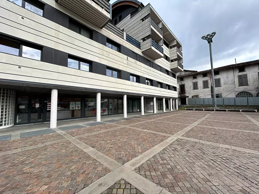 Immagine 14 di Ufficio in vendita  in Piazza Manzù a Clusone
