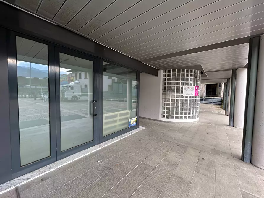 Immagine 17 di Ufficio in vendita  in Piazza Manzù a Clusone