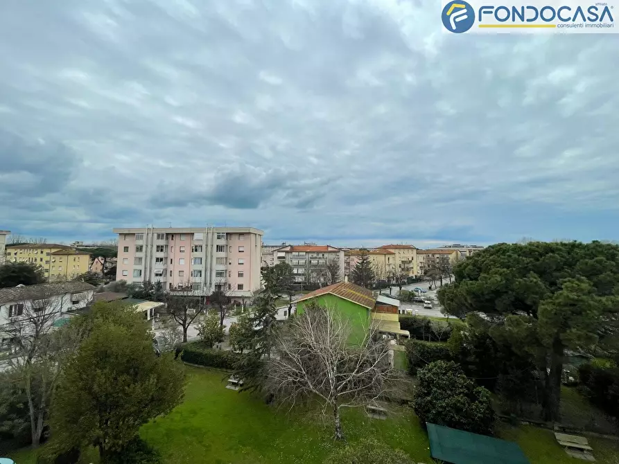 Immagine 30 di Appartamento in vendita  in Via del Forcone a Viareggio