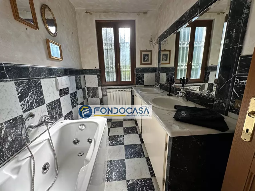 Immagine 19 di Villa in vendita  in via sarzanese nord a Massarosa