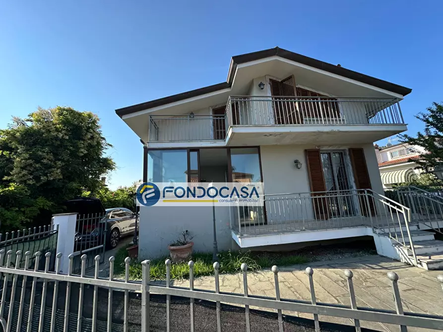 Immagine 6 di Villa in vendita  in via sarzanese nord a Massarosa