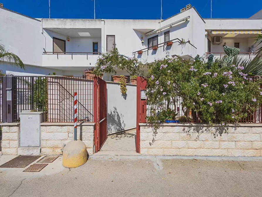 Immagine 26 di Villa in vendita  in VIA MARUGI a Lecce