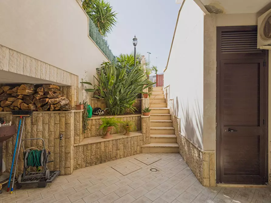 Immagine 25 di Villa in vendita  in VIA MARUGI a Lecce