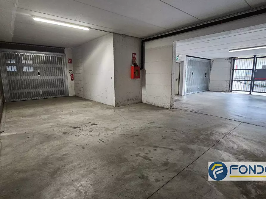 Immagine 3 di Magazzino in vendita  a Castelli Calepio