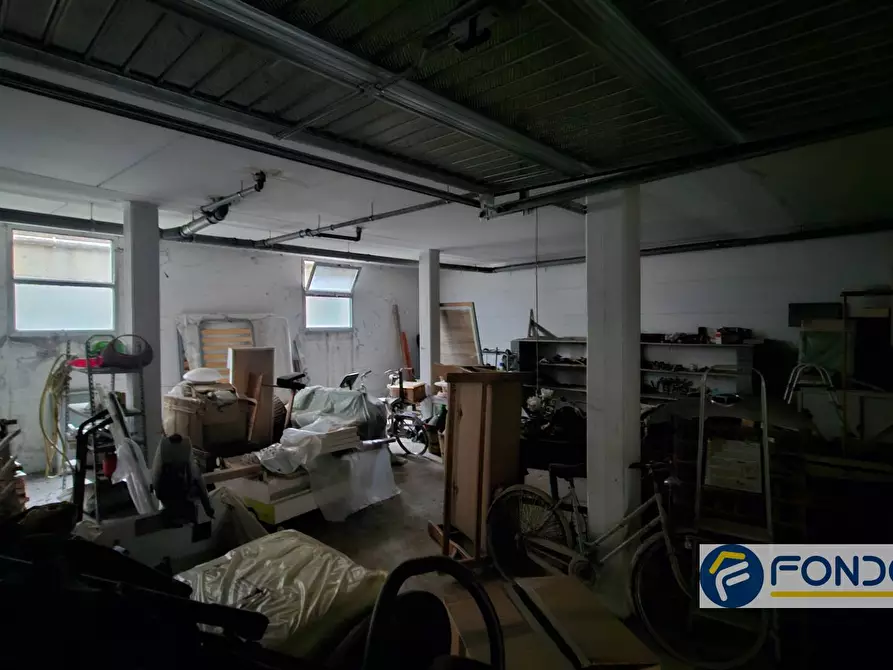 Immagine 9 di Magazzino in vendita  a Castelli Calepio