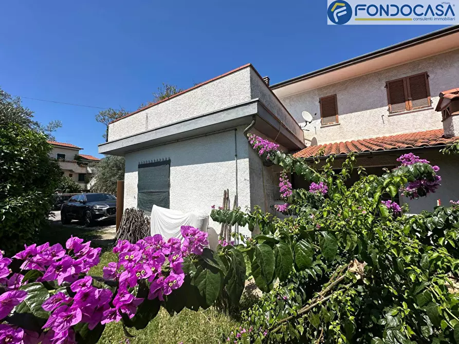 Immagine 5 di Casa bifamiliare in vendita  in Via Giandiana a Seravezza