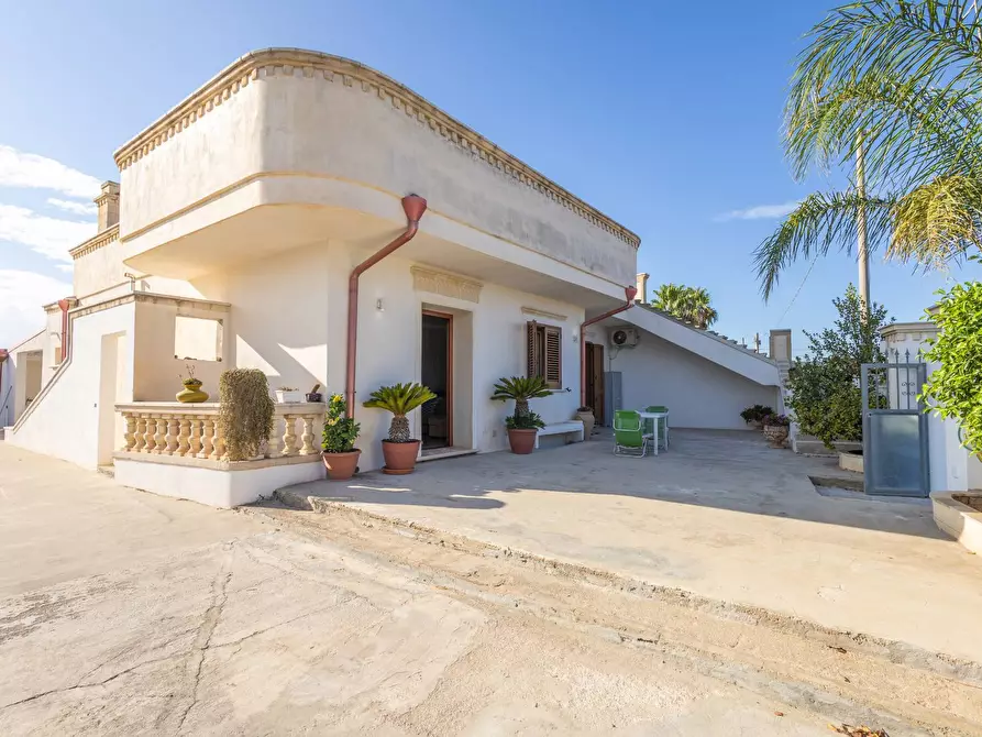Immagine 20 di Villa in vendita  in via per oria a Manduria