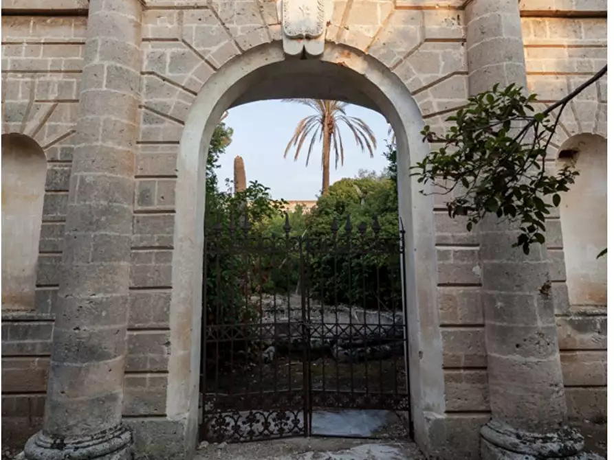 Immagine 1 di Villa in vendita  in via roma a Maruggio