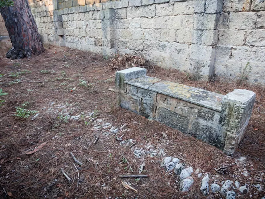 Immagine 14 di Villa in vendita  in via roma a Maruggio