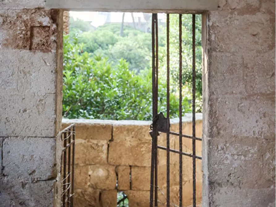 Immagine 26 di Villa in vendita  in via roma a Maruggio