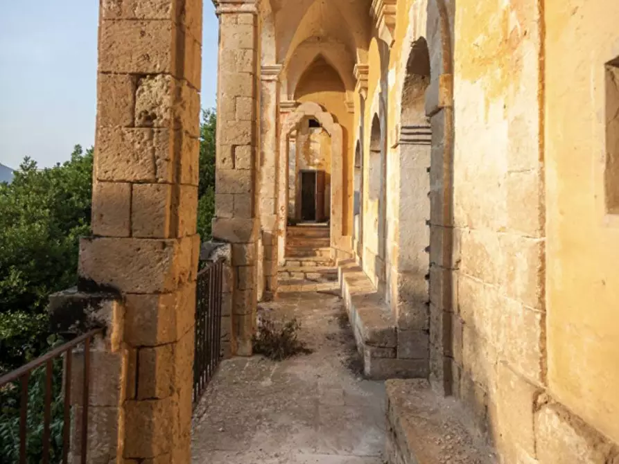 Immagine 29 di Villa in vendita  in via roma a Maruggio