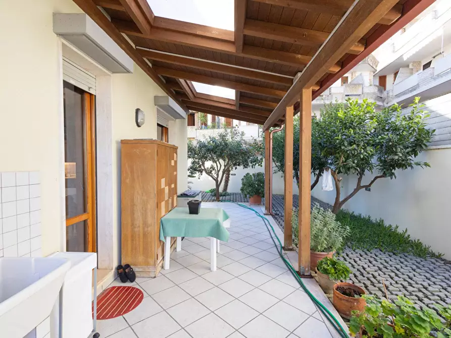 Immagine 8 di Villa in vendita  in via antonietta de pace a Lecce