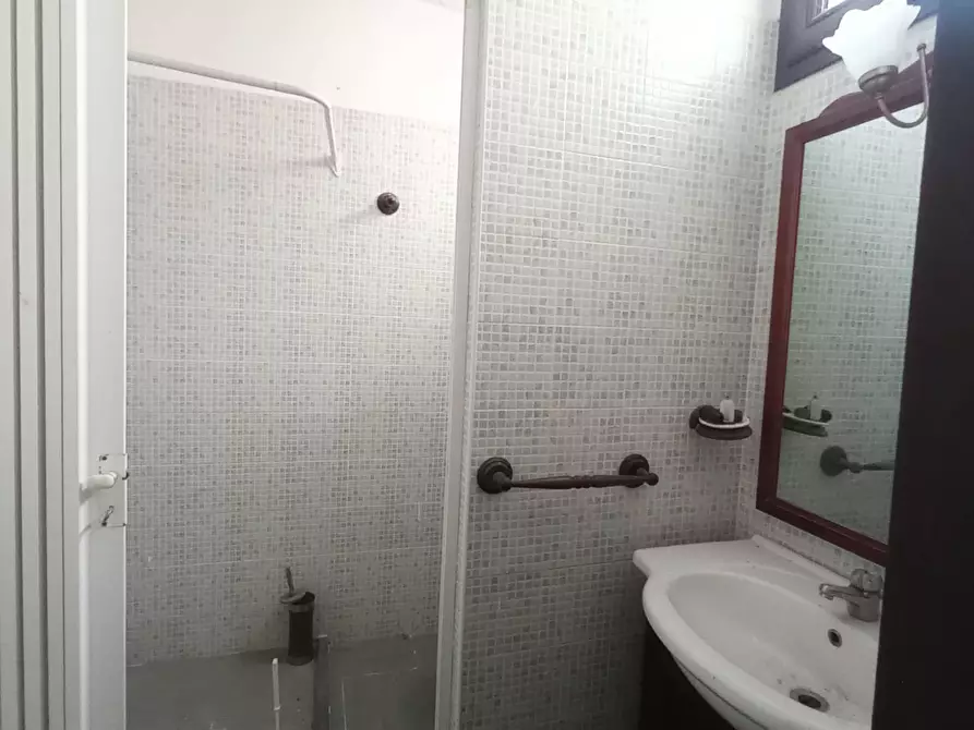 Immagine 18 di Locale commerciale in vendita  in via cimitero a Nardo'