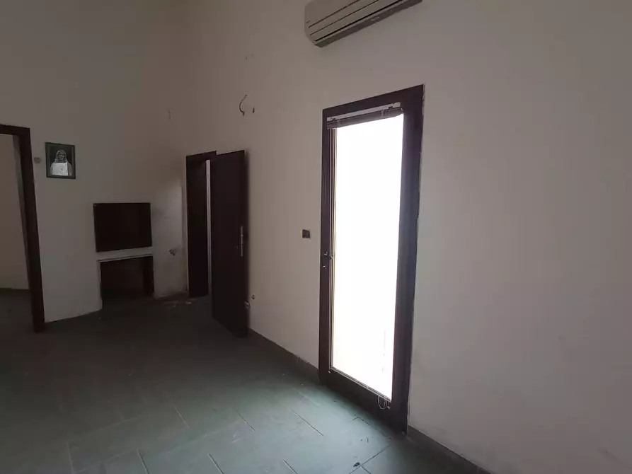 Immagine 19 di Locale commerciale in vendita  in via cimitero a Nardo'