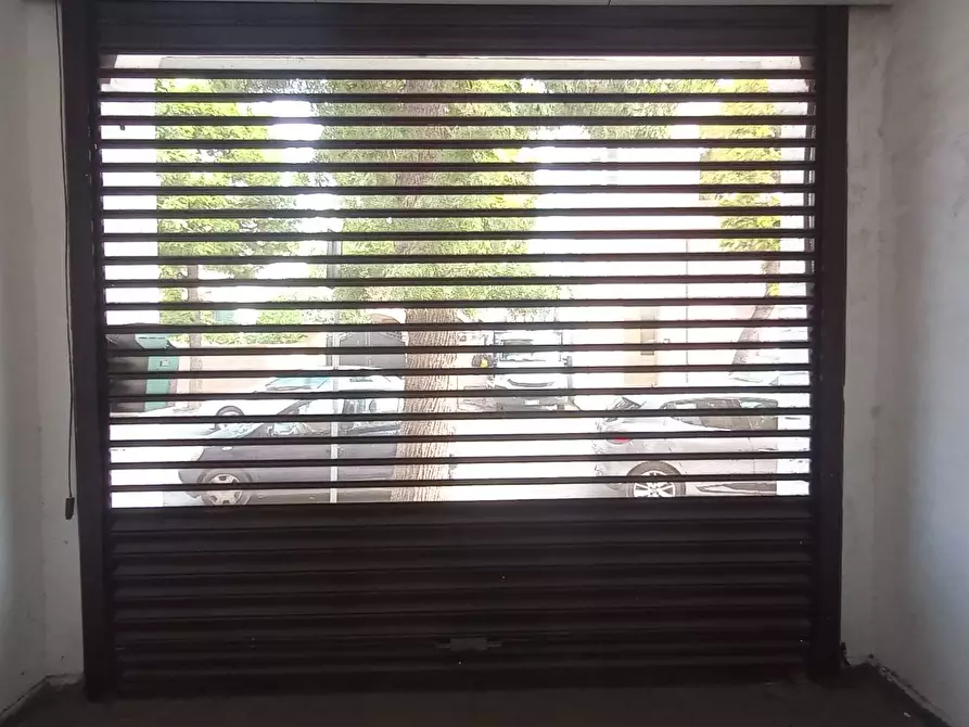 Immagine 20 di Locale commerciale in vendita  in via cimitero a Nardo'