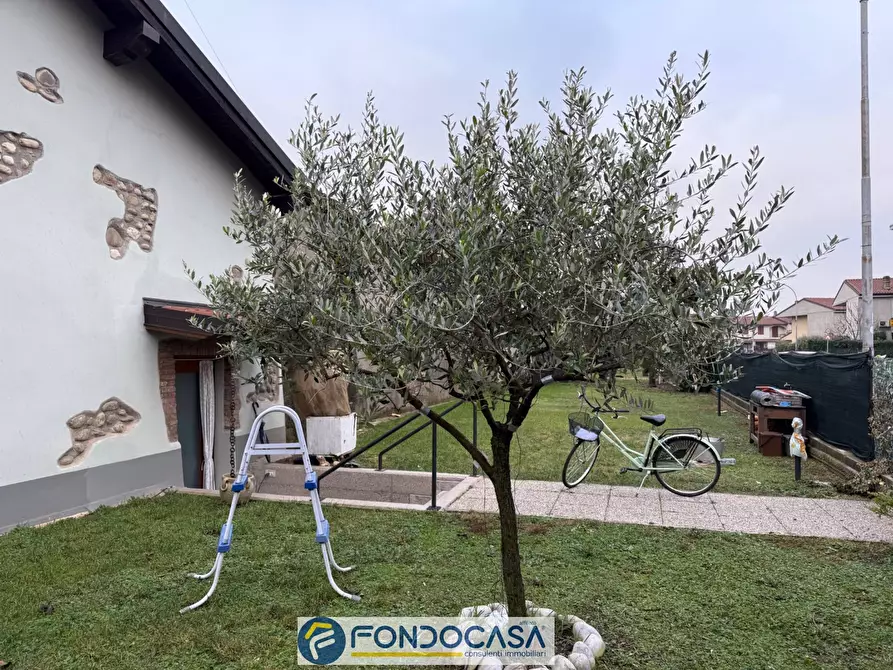 Immagine 6 di Villa in vendita  a Coccaglio