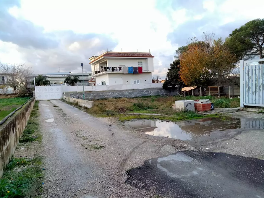 Immagine 2 di Terreno industriale in vendita  a Castello Di Cisterna