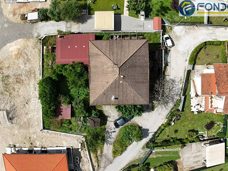 Immagine 8 di Appartamento in vendita  in via teani a Massa