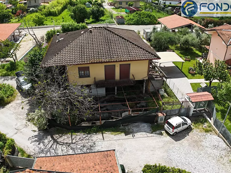 Immagine 6 di Appartamento in vendita  in via teani a Massa