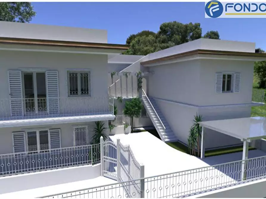 Immagine 3 di Appartamento in vendita  in via teani a Massa