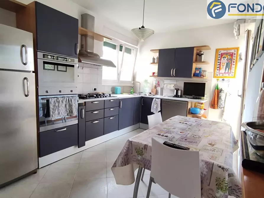 Immagine 7 di Villa in vendita  in via delle mimose a Camaiore