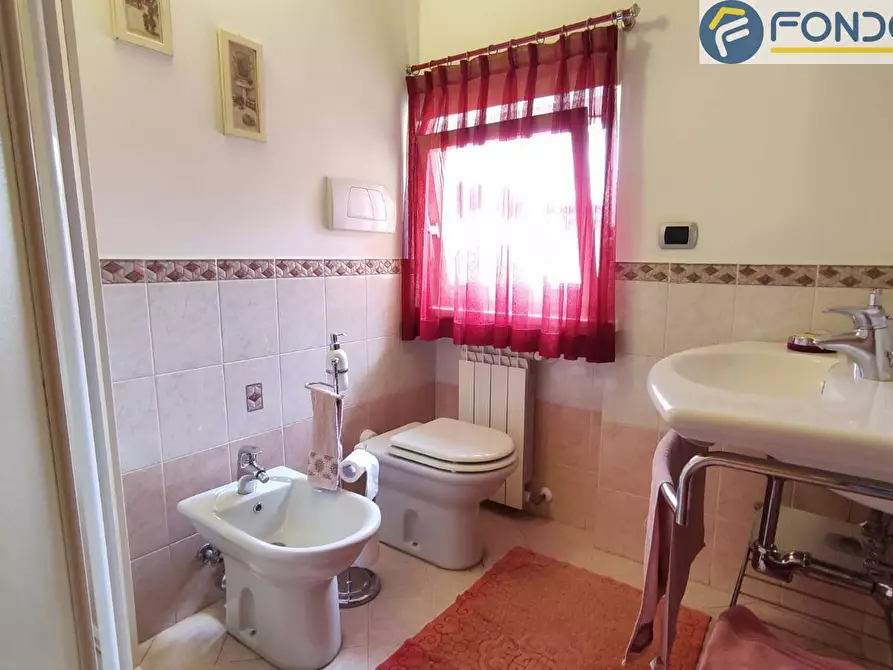 Immagine 15 di Villa in vendita  in via delle mimose a Camaiore