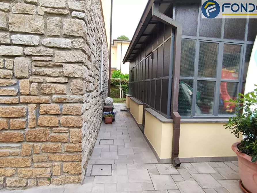 Immagine 3 di Villa in vendita  in via delle mimose a Camaiore