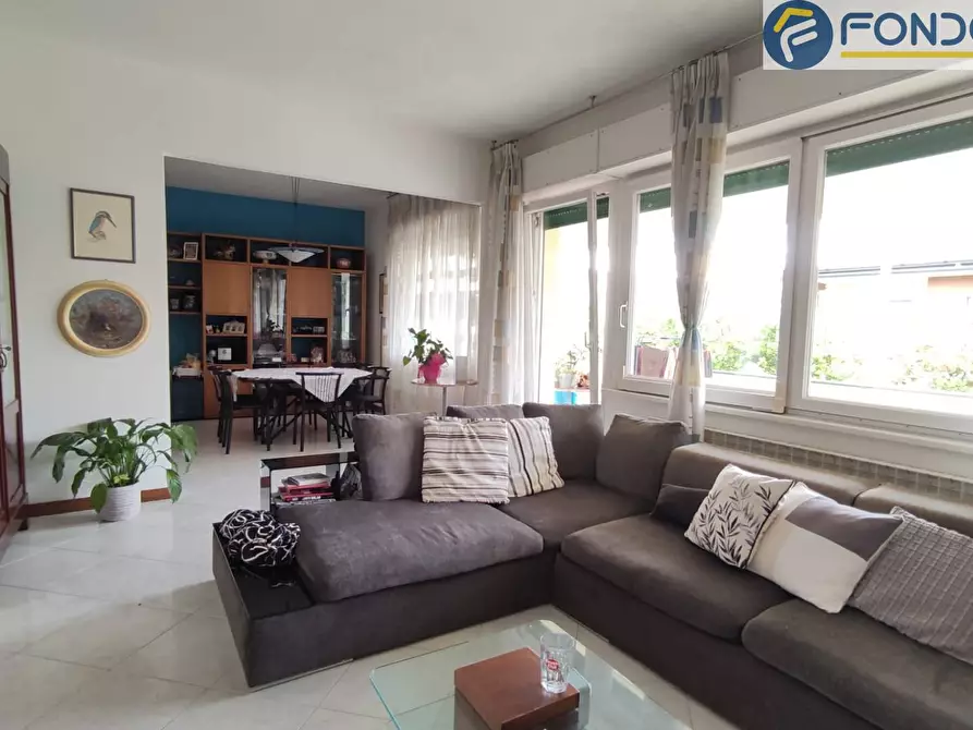 Immagine 8 di Villa in vendita  in via delle mimose a Camaiore