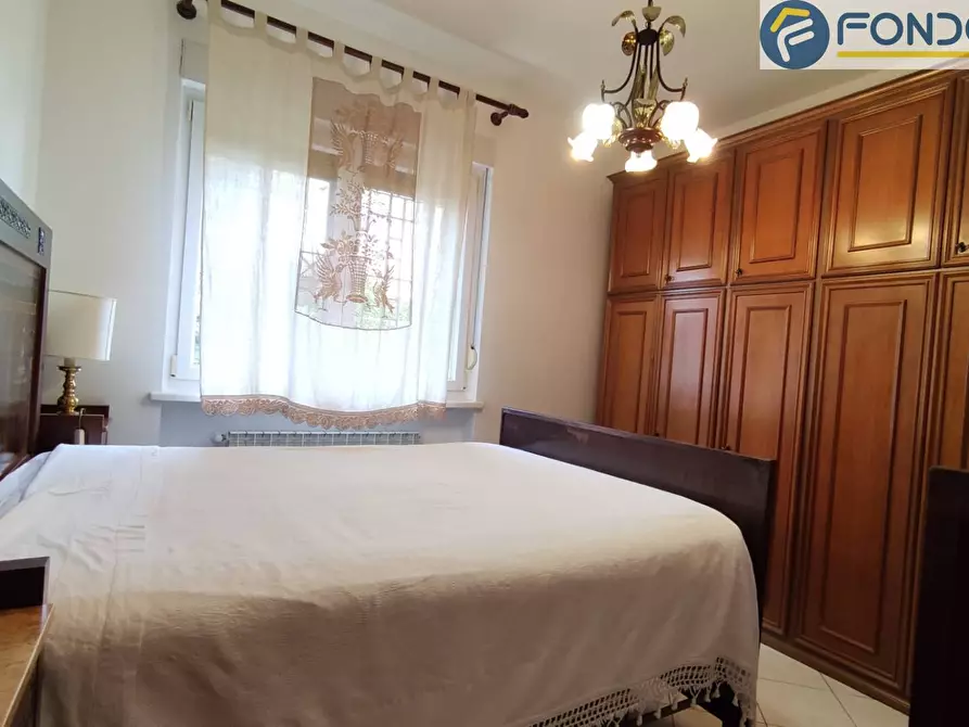 Immagine 6 di Villa in vendita  in via delle mimose a Camaiore