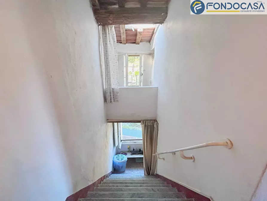 Immagine 27 di Villetta a schiera in vendita  in Via Solaio a Pietrasanta
