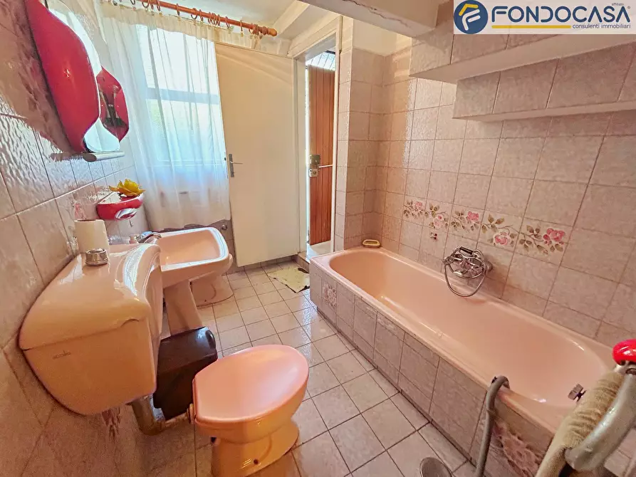 Immagine 13 di Villetta a schiera in vendita  in Via Solaio a Pietrasanta