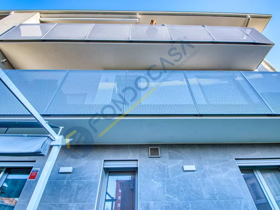 Immagine 18 di Appartamento in vendita  in VIA MONTE CENERI a Limbiate