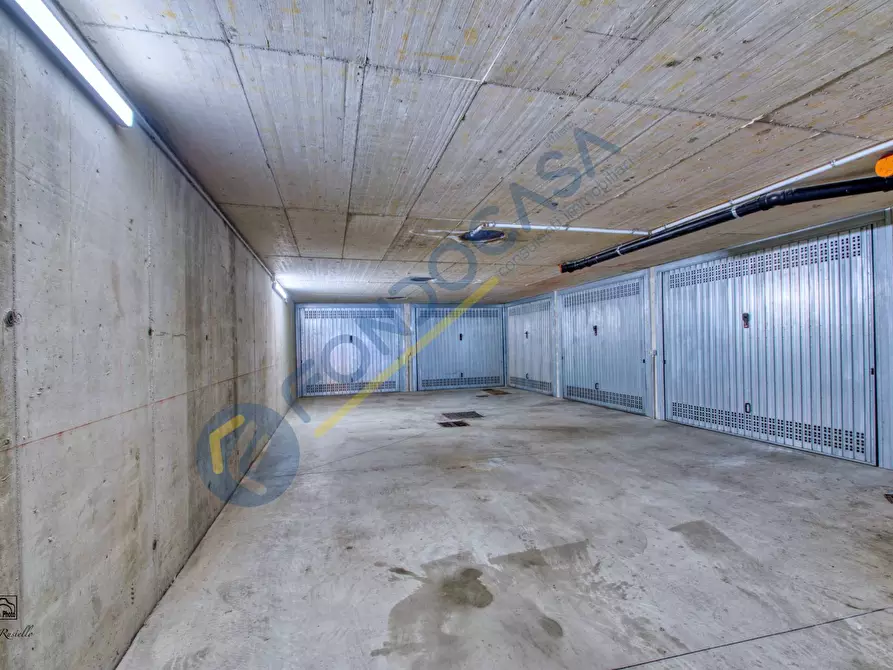 Immagine 21 di Appartamento in vendita  in VIA MONTE CENERI a Limbiate