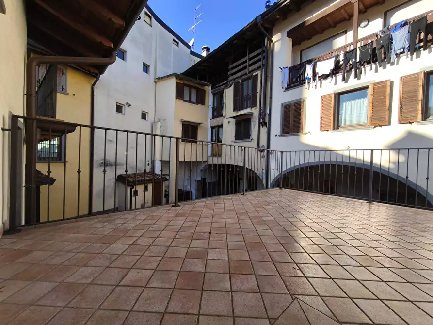 Immagine 2 di Appartamento in affitto  in Piazza Paradiso a Clusone