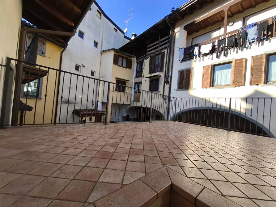 Immagine 14 di Appartamento in affitto  in Piazza Paradiso a Clusone