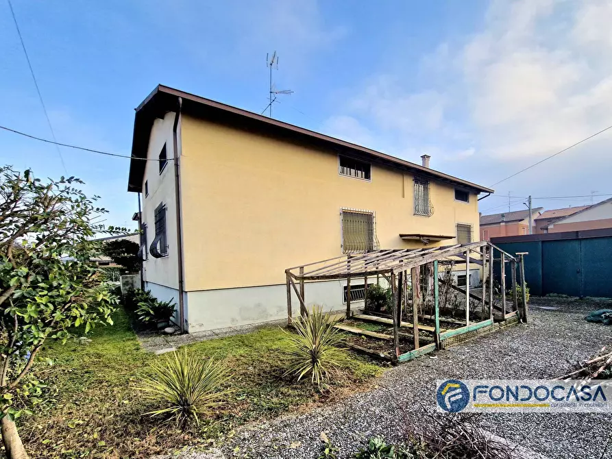 Immagine 7 di Villa in vendita  a Travagliato