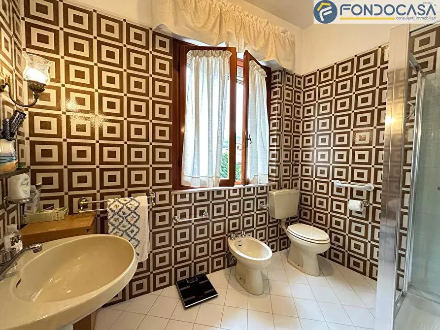 Immagine 19 di Villa in vendita  in Via di Mezzo a Massarosa