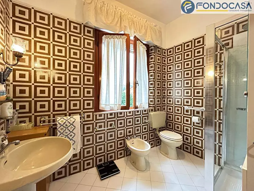 Immagine 18 di Villa in vendita  in Via di Mezzo a Massarosa