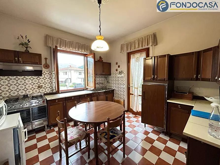 Immagine 15 di Villa in vendita  in Via di Mezzo a Massarosa