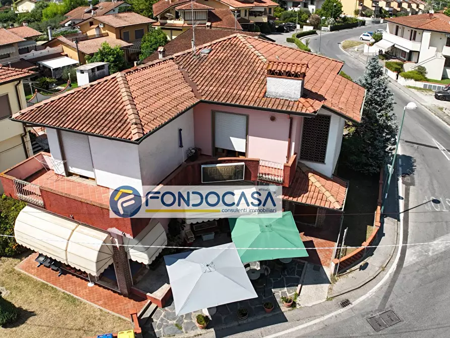 Immagine 28 di Villa in vendita  in Via di Mezzo a Massarosa