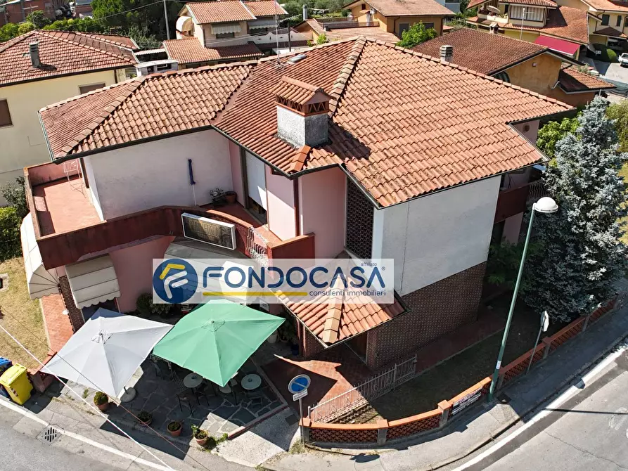 Immagine 30 di Villa in vendita  in Via di Mezzo a Massarosa